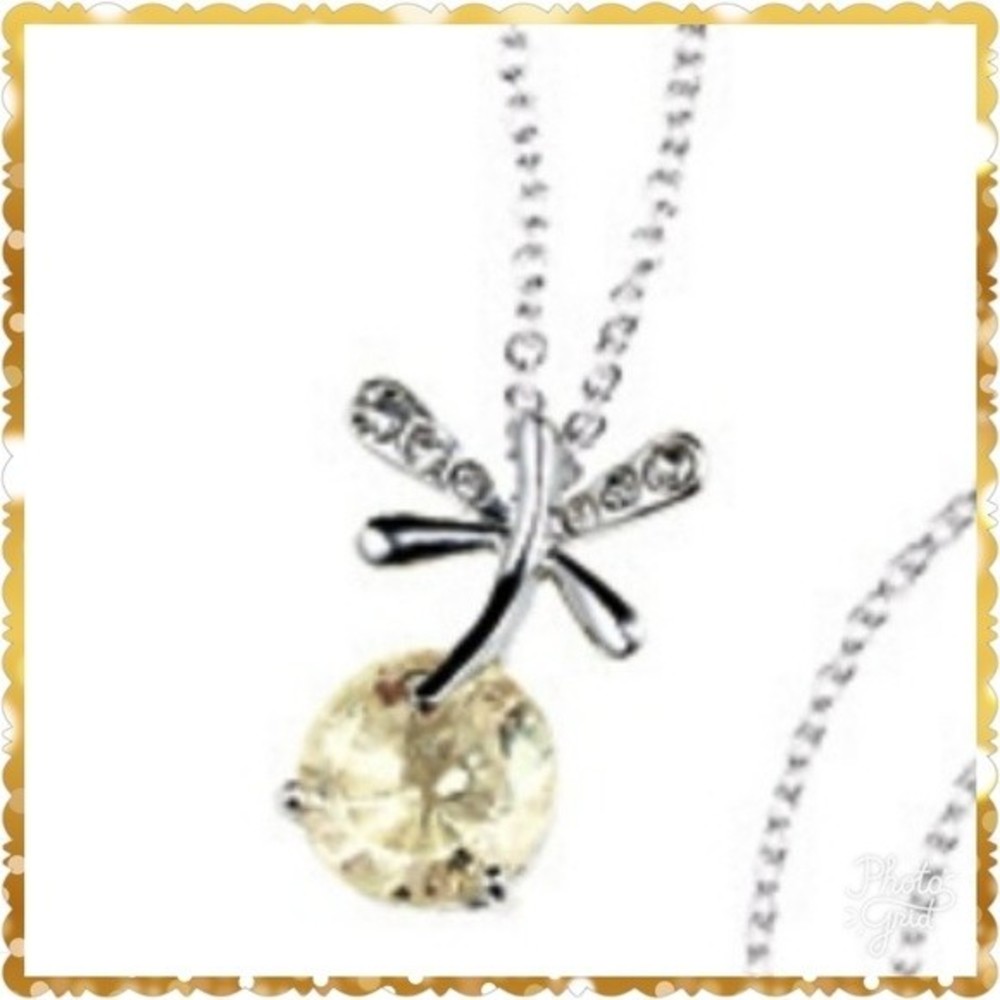 Dragonfly Dance Necklace Clear